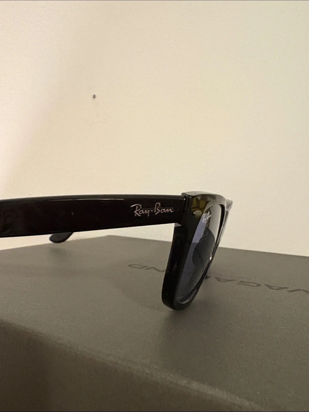 Ray-Ban classic ray